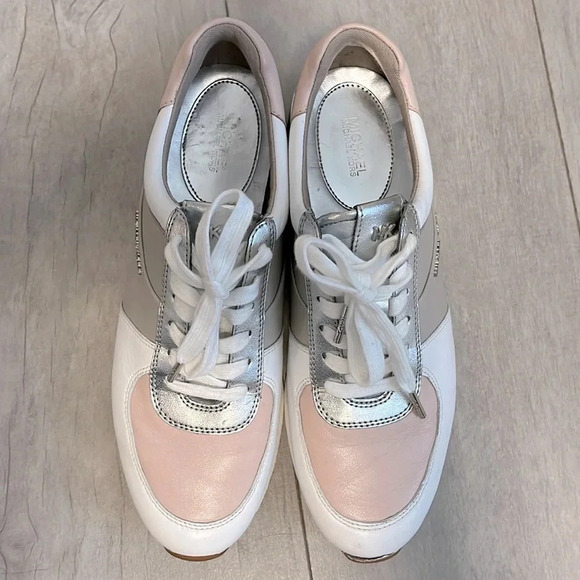 HOST PICK 🌸NWOT MICHAEL KORS Taupe Pink Silver Leather Sneaker Shoe, Size 9 - Picture 5 of 13